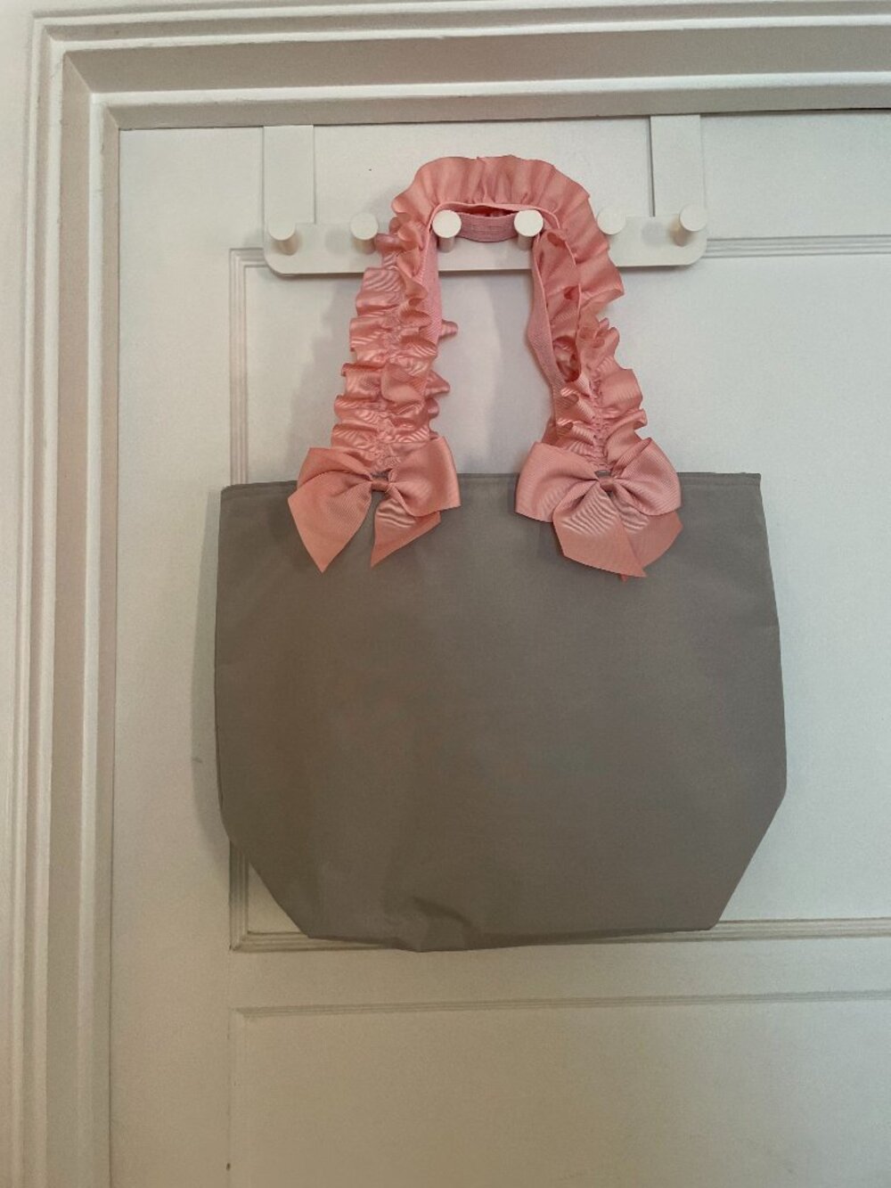 JAPANESE Zippered Gray and Pink Ruffled Cooler Tote Bag